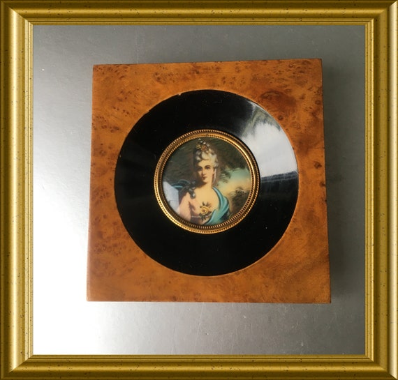 Vintage frame: miniature portrait, lady