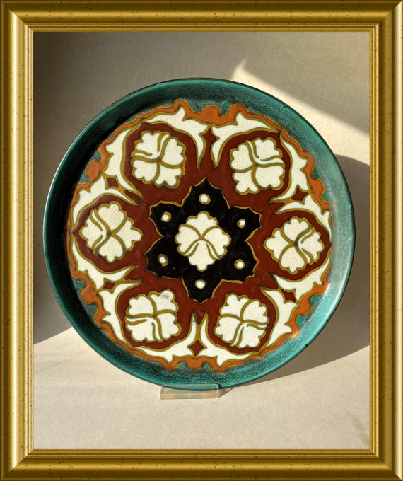 Vintage hand painted Gouda art pottery tray: decor Betty, Plazuid Gouda