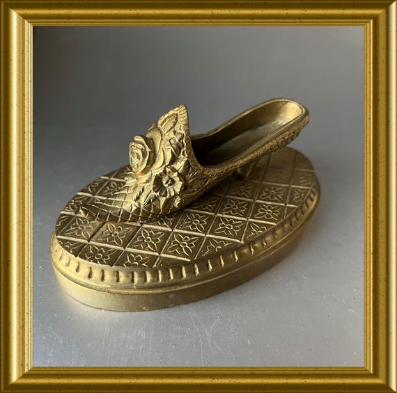 Vintage brass slipper / shoe paperweight