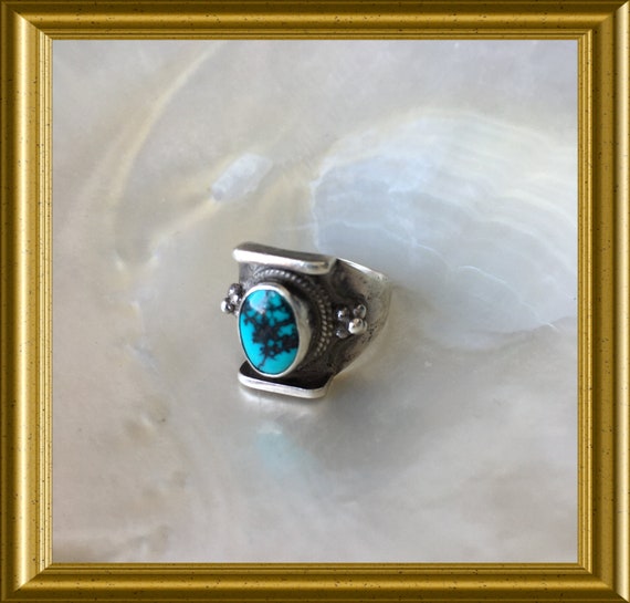 Vintage silver ring with turquoise blue stone
