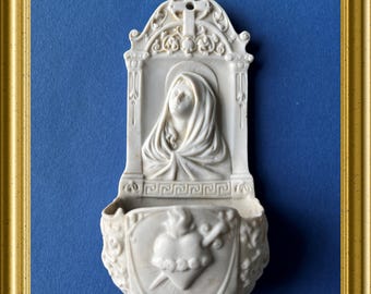 Peut inclure: Une enseigne en bois rustique avec l'inscription "Welcome to our home" en lettres blanches. Le panneau présente une finition vieillie et un design simple et accueillant, idéal pour un porche ou une entrée.