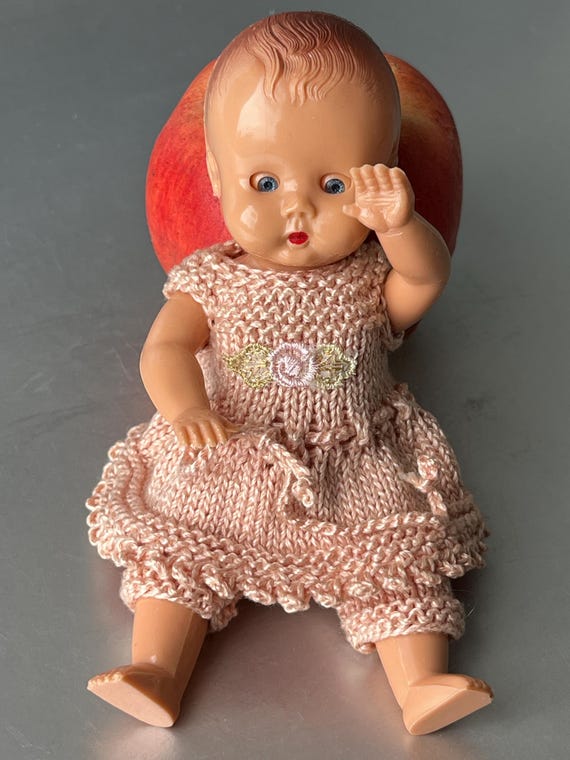 Vintage small English doll: Tudor Rose