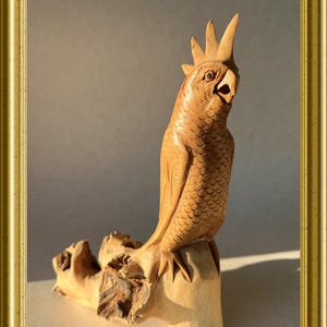 Vintage carved wooden figurine: cockatoo , parasite wood chinaberry tree