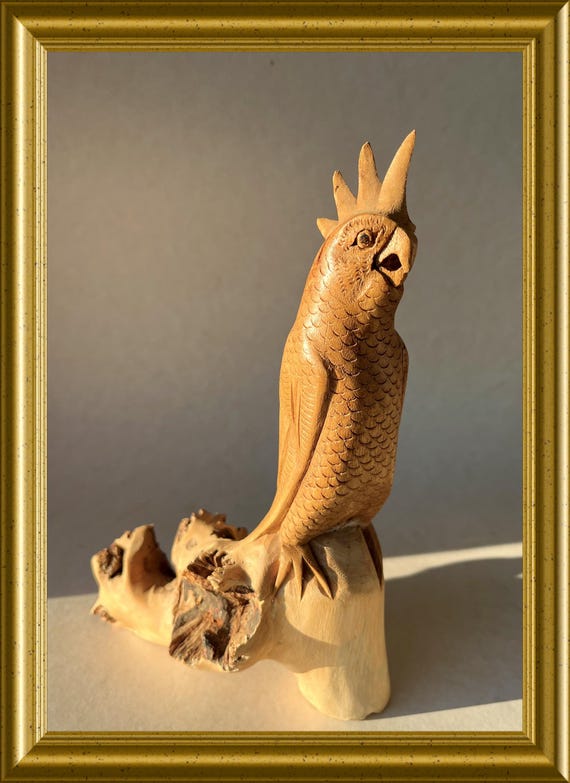 Vintage carved wooden figurine: cockatoo , parasite wood chinaberry tree