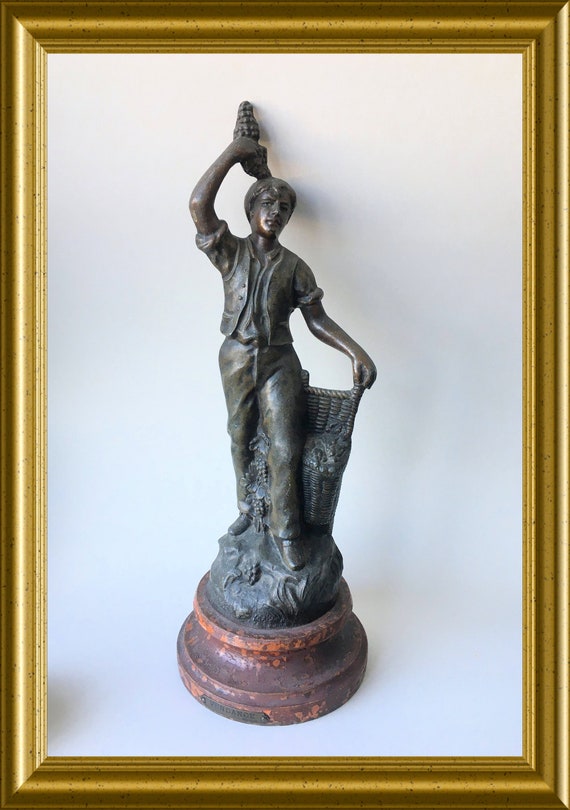 Antique spelter statue/ sculpture: grape picker. Vendange par Ruchot