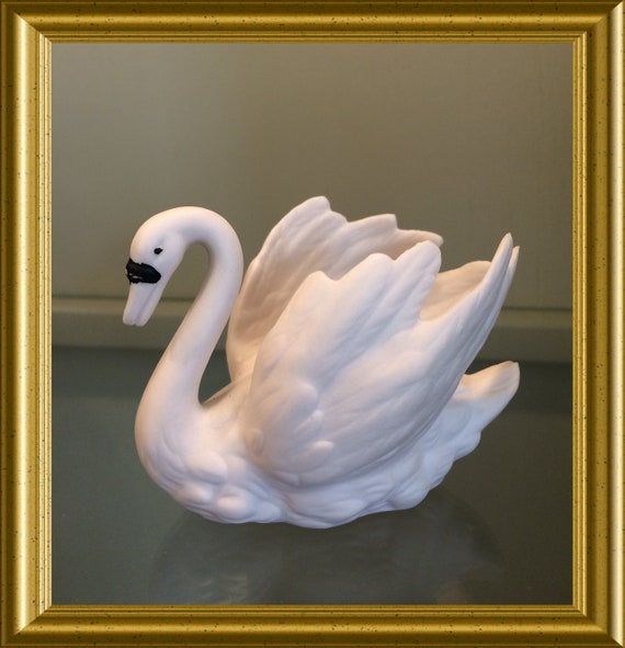 Vintage porcelain Goebel figurine : swan