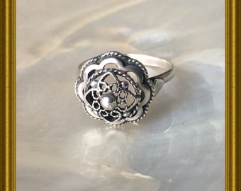 Beautiful silver ring, ring size 20 mm.