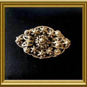 Beautiful vintage silver brooch