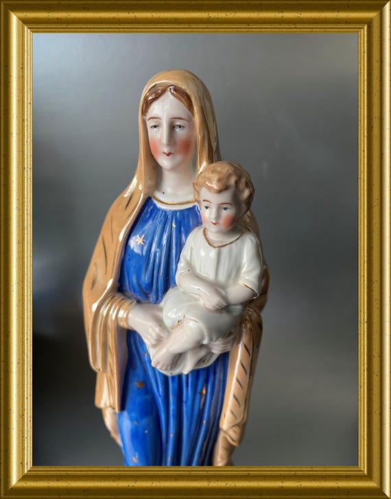 Vintage porcelain figurine: madonna, Mary with child