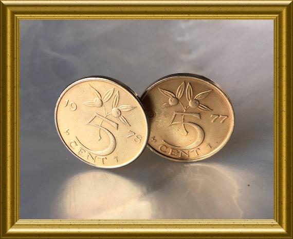 Vintage gold tone cuff links, 5 cents: Dutch coin from 1977 en 1978