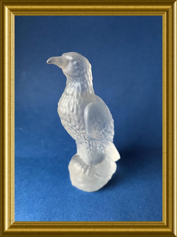 Vintage frosted glass figurine: bird, eagle