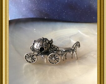 ミニチュアの銀色の馬車、カボチャの馬車、シンデレラ、シンデレラ
