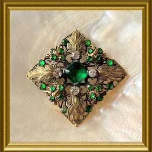 Vintage large green brooch: costume jewelry