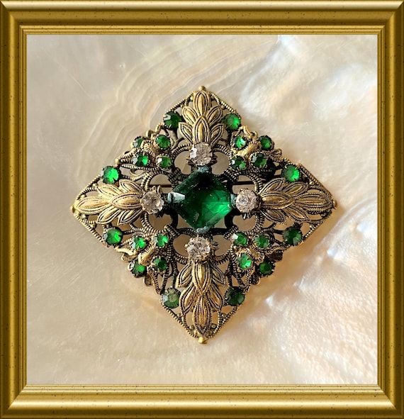 Vintage large green brooch: costume jewelry