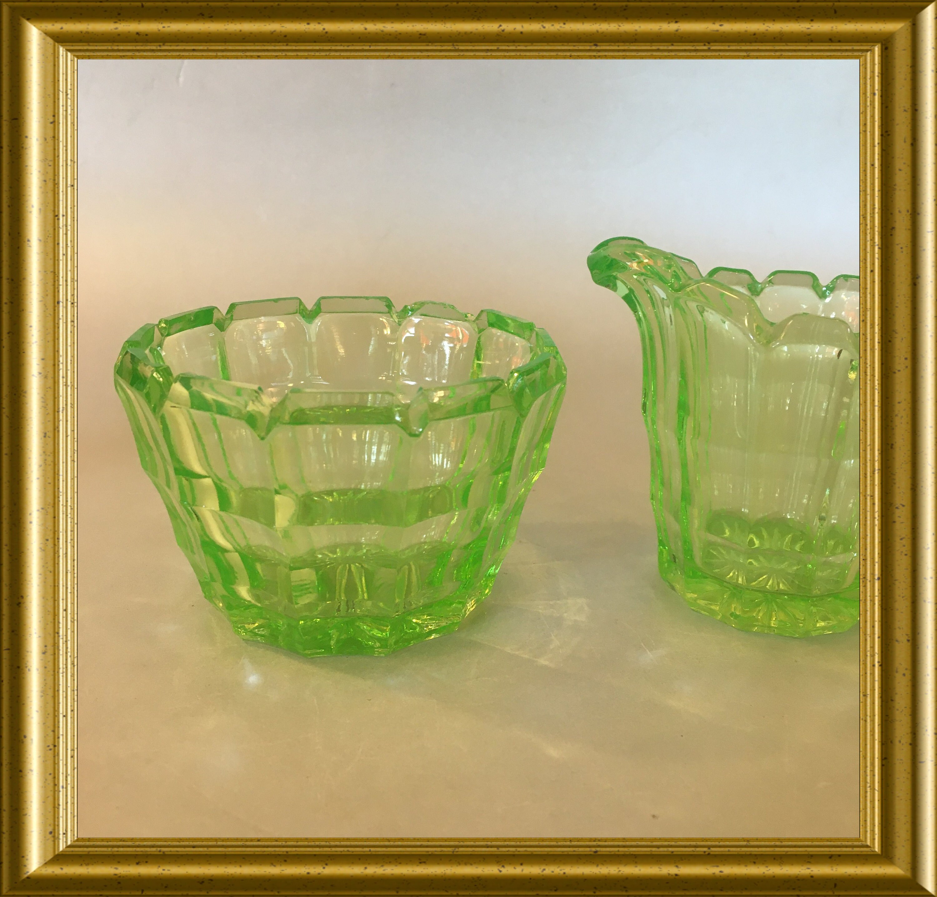 Annagreen uranium glass creamer and sugar bowl Copier, Leerdam