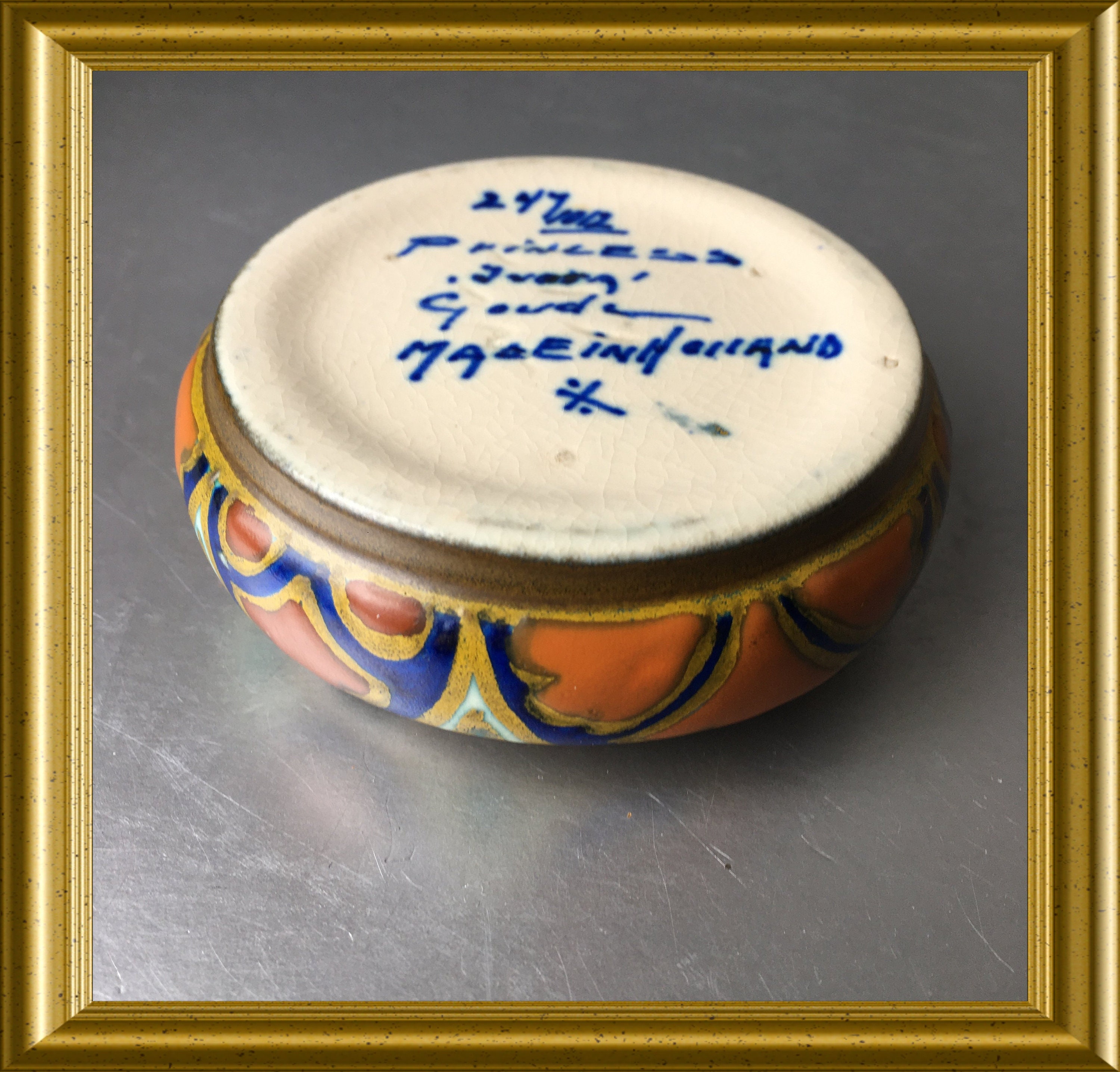 Beautiful small hand painted art pottery ashtray, Ivora Gouda, 1926