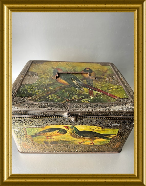 Antique tin: birds