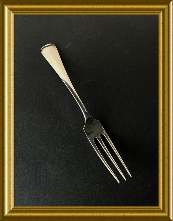 Vintage small (17.5 cm) silver fork Haags Lofje pattern, van Kempen, 1933