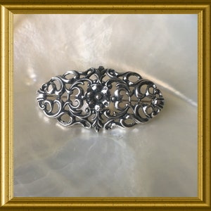 Beautiful vintage silver brooch