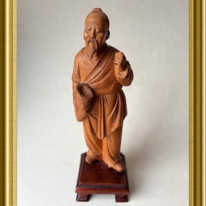 Vintage Chinese wooden figurine: man