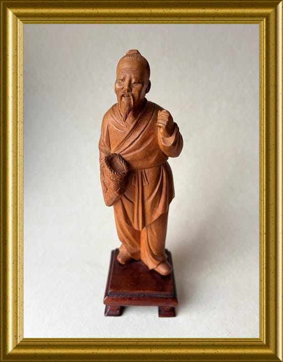 Vintage Chinese wooden figurine: man