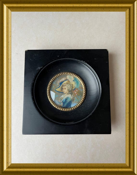 Vintage frame: miniature portrait, lady with hat, Damina