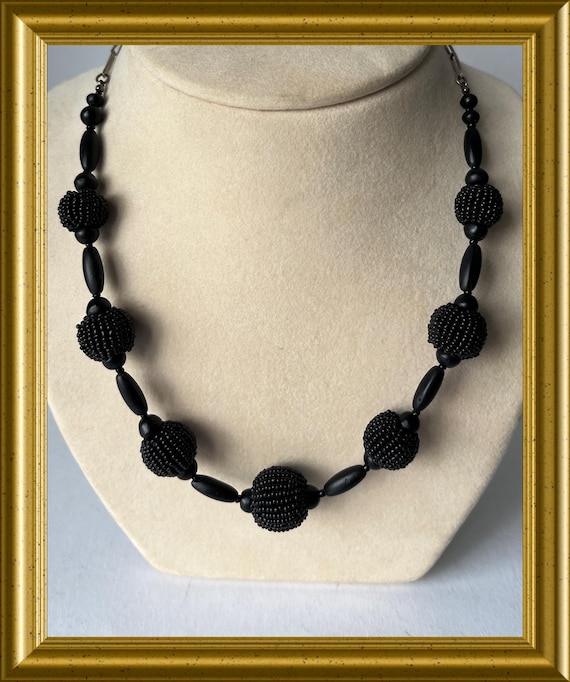 Vintage black mourning necklace with silver, jet (?)