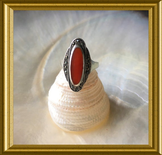 Beautiful silver ring with carnelian and marcasite