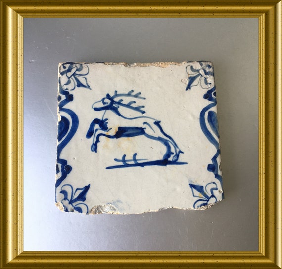 Antique 17th century glazed earthenware baluster tile : deer