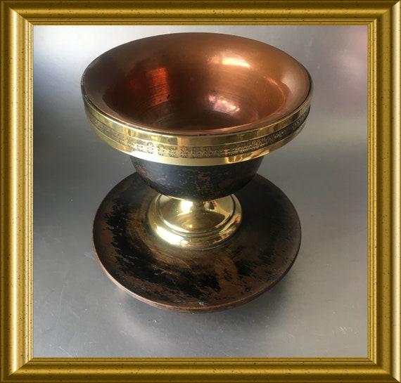 Antique brass brazier, 19th century, to keep the pipes warm