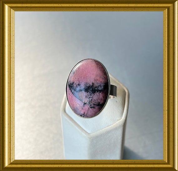Vintage silver ring with pink stone