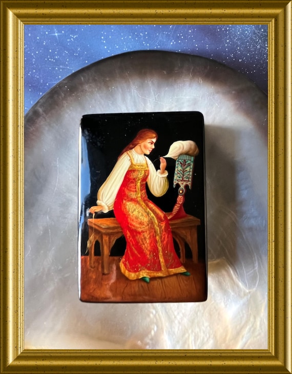 Vintage Russian hand painted signed lacquer box, Fedoskino, spinning wool