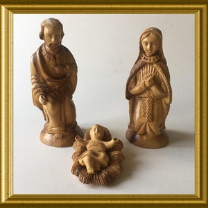 Small wooden nativity set: woodcarving Joseph, Mary, Jesus in crib
