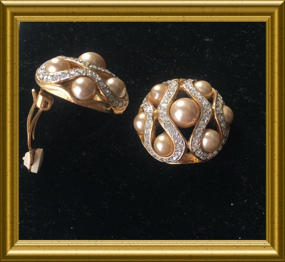 Vintage large gold tone clip on earrings