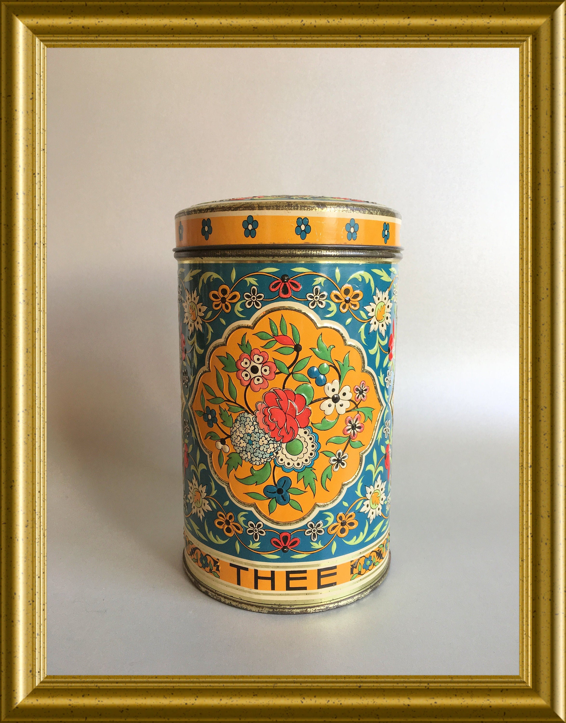 Vintage tea tin / canister