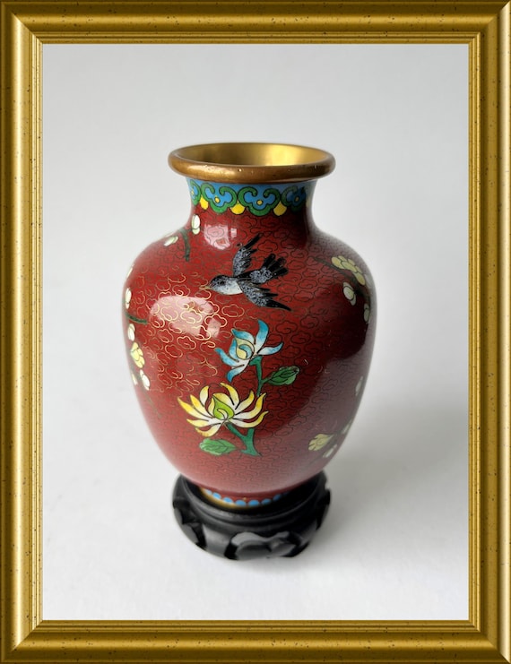 Beautiful cloisonné vase with blossom and bird motif