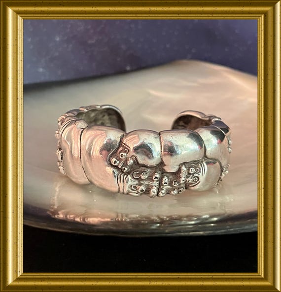 Sterling silver cuff bracelet, hippopotamus, Patrick Mavros, Zimbabwe
