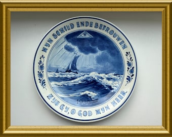 Antique handpainted Porceleyne Fles Delft blue plate from 1926
