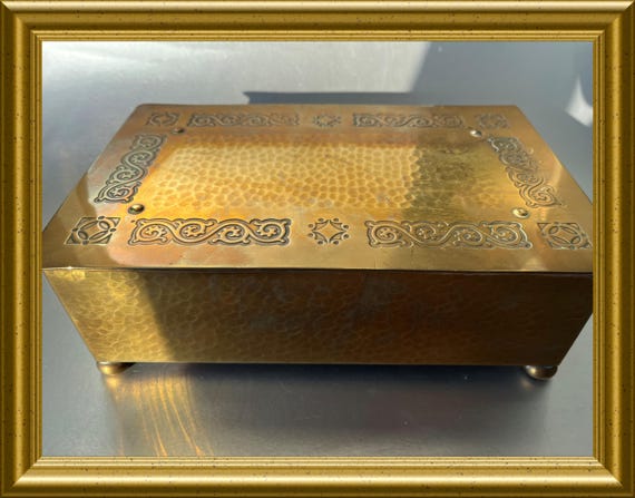 Vintage brass box, cigar box: WMF (Württembergische Metallwarenfabrik).