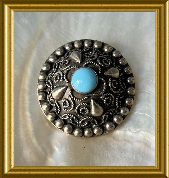Vintage Italian brooch: turquoise blue stone