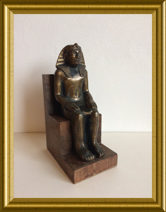 Bronze figurine: sitting pharao, Egypt, bronze massif