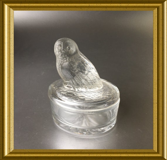 Lovely small oval glass box: owl