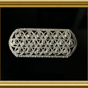Beautiful vintage silver brooch with marcasite