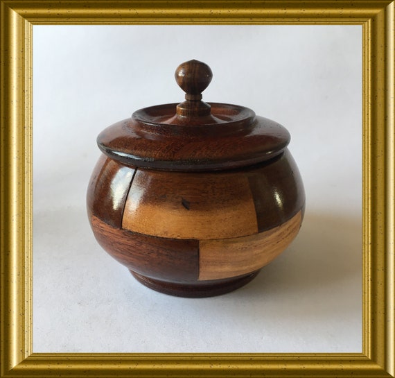 Vintage round wooden box