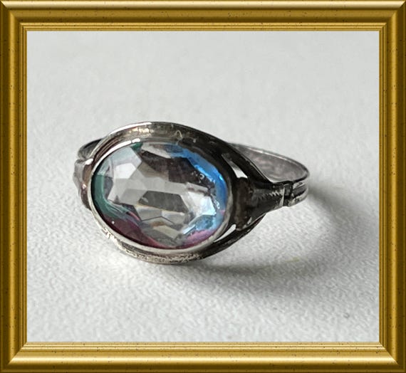 Vintage silver ring with blue / pink stone