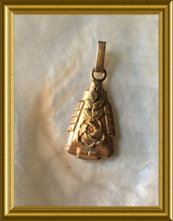 Vintage small pendant: rose