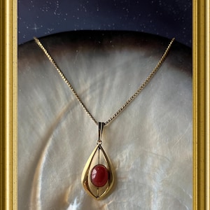 Vintage gold plated pendant with necklace