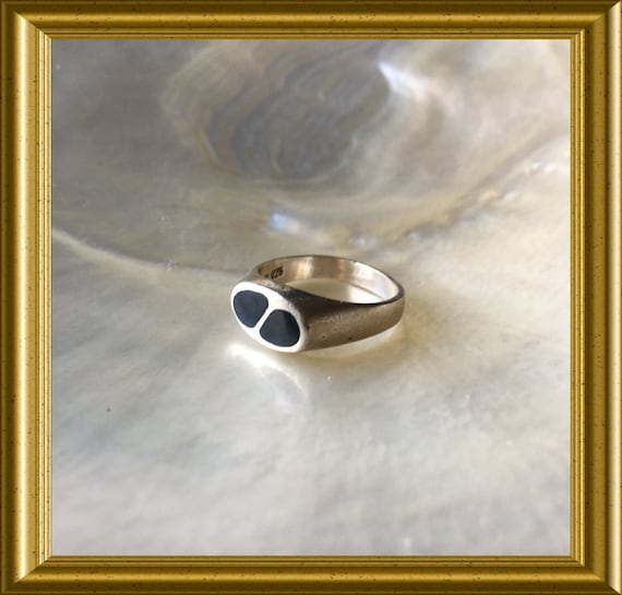 Vintage silver ring with black stones