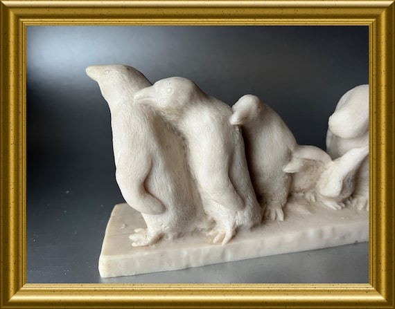 Vintage animal figurine : penguin group, Pearlite, Canada
