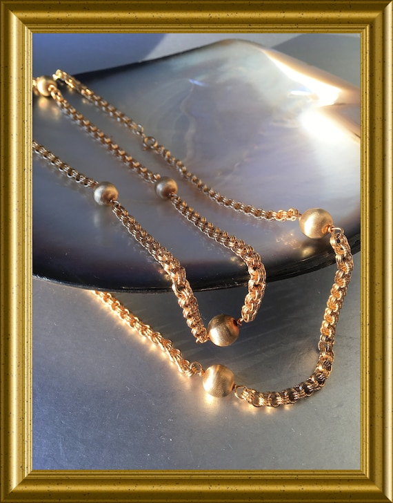 Vintage long 18 carat (750) gold necklace